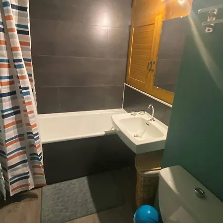 Cosy Pour 4 Avec Balcon Et Wi-fi, Acces Direct Aux Pistes *